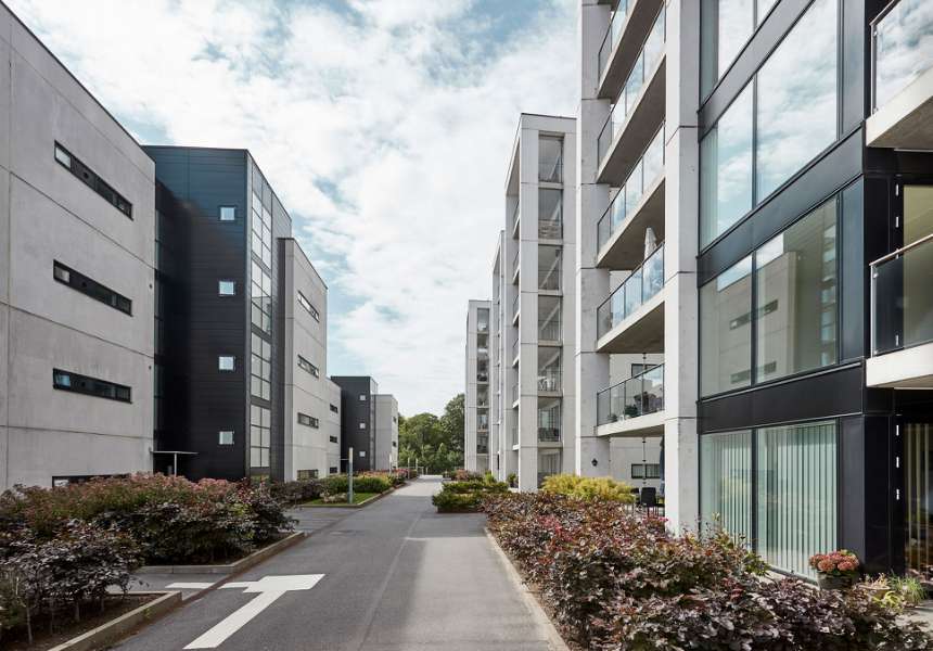 Concrete blocks of flats “glued together” with aluminium profiles, Svanelundsbakken 16-22, 9800 Hjørring